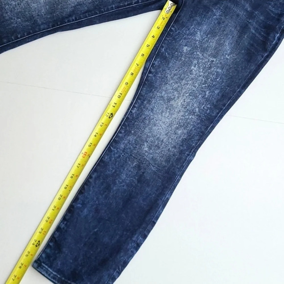 DKNY Women's Acid Wash Dark Blue Stretch Faded Jeans Size 6 - Picture 15 of 16